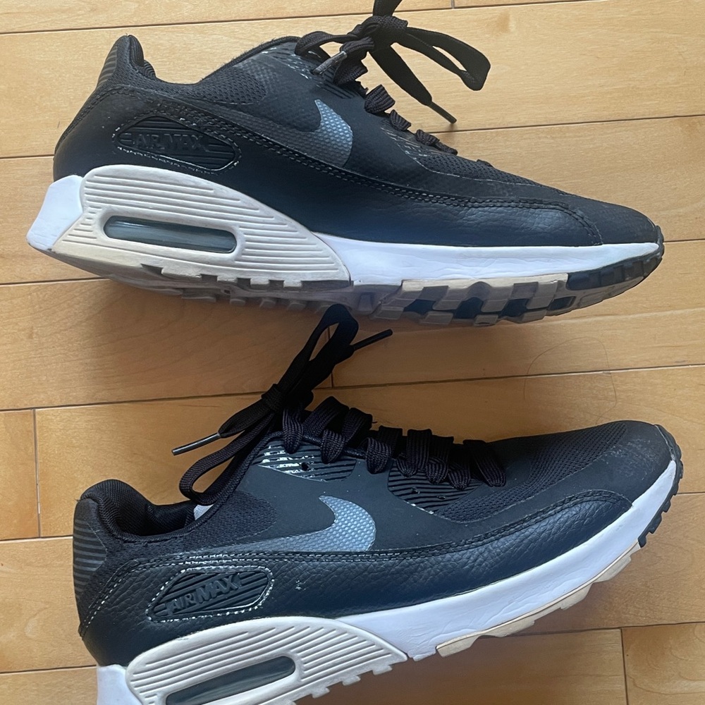 Nike Black and White Air Max Sneakers - women size 6.5